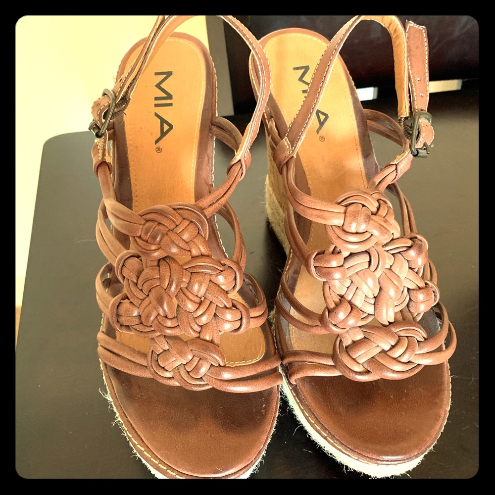 Mia wedges